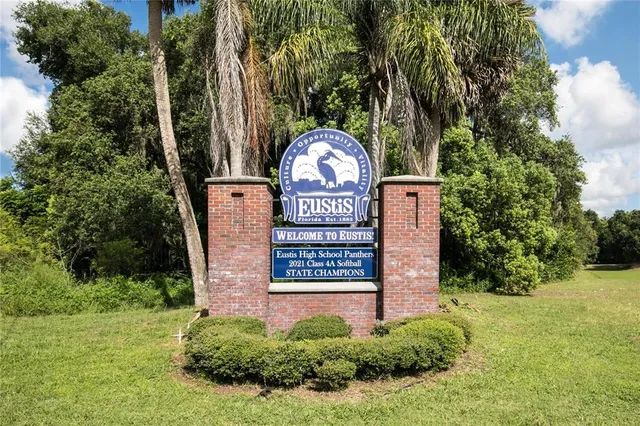 $279,900 | 1012 East Hazzard Avenue, Eustis, FL 32726