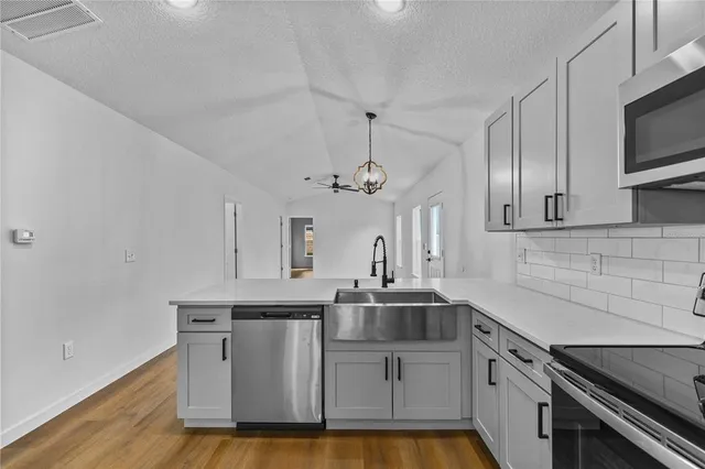 $279,900 | 1012 East Hazzard Avenue, Eustis, FL 32726