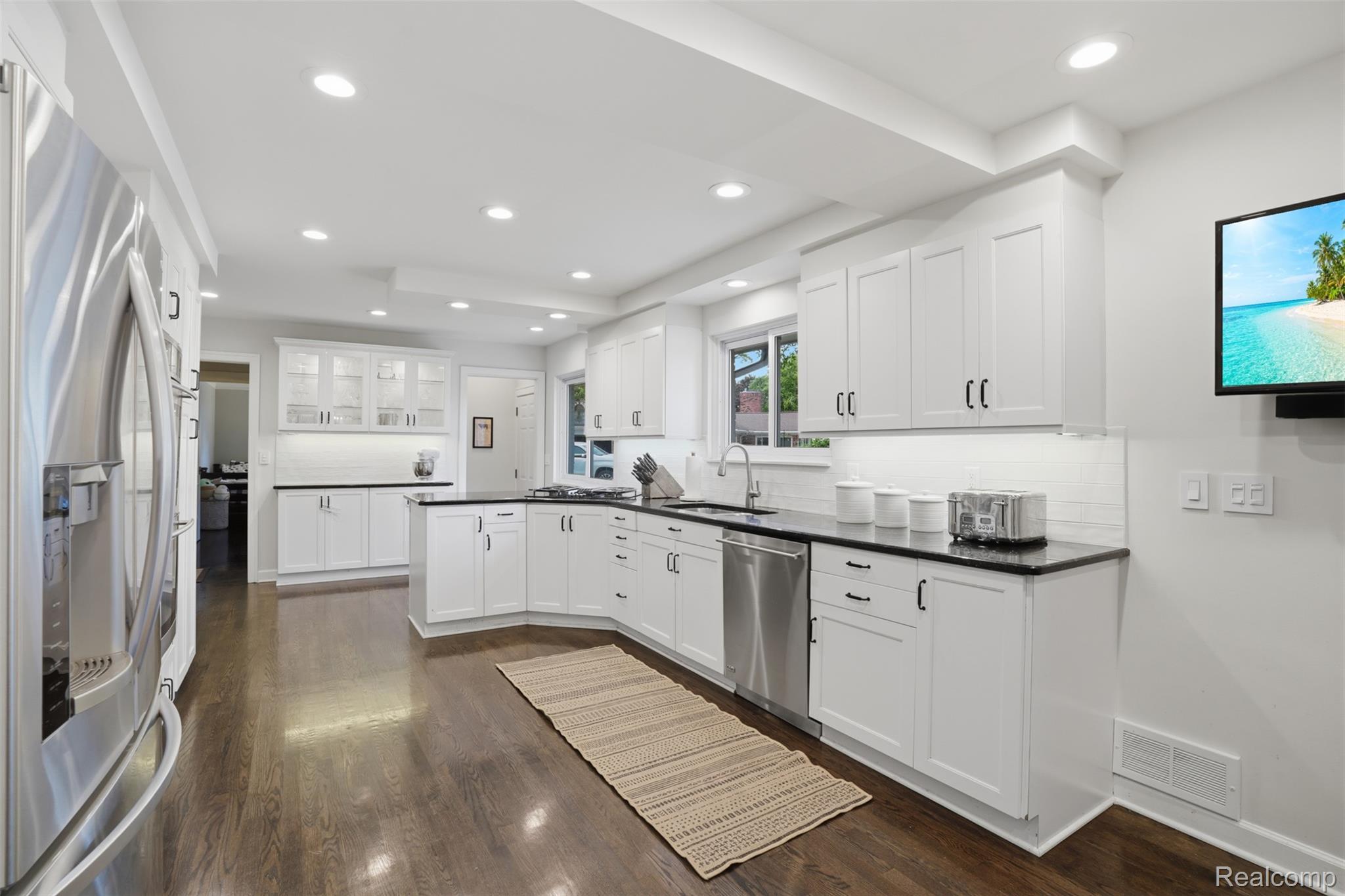 6998 Meadowlake Road Bloomfield Hills, MI 48301 - Photo 15 of 49 14_6998 meadowlake rd-14.jpg