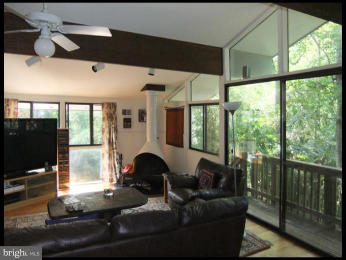 6439 Dahlonega Road Bethesda, MD 20816 - Photo 14 of 24 Interior (General)