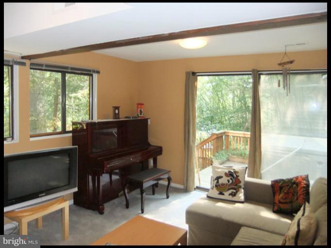 6439 Dahlonega Road Bethesda, MD 20816 - Photo 16 of 24 Interior (General)
