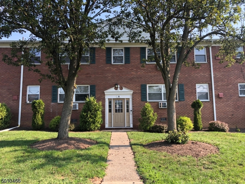 16 Knox Terrace Wayne, NJ 07470 - Photo 2 of 13