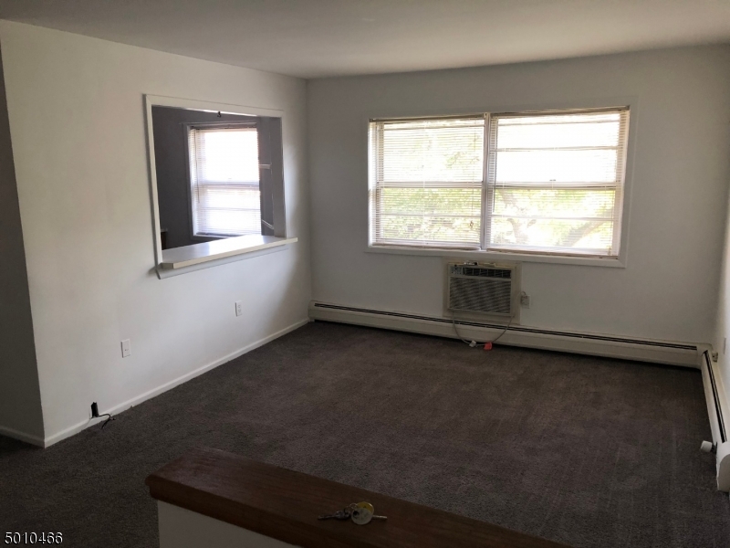 16 Knox Terrace Wayne, NJ 07470 - Photo 5 of 13