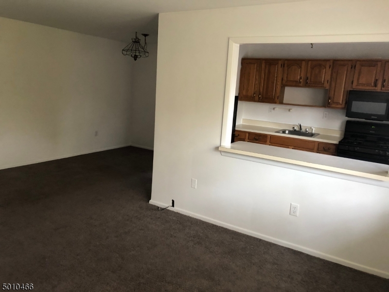 16 Knox Terrace Wayne, NJ 07470 - Photo 6 of 13