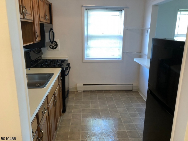 16 Knox Terrace Wayne, NJ 07470 - Photo 10 of 13