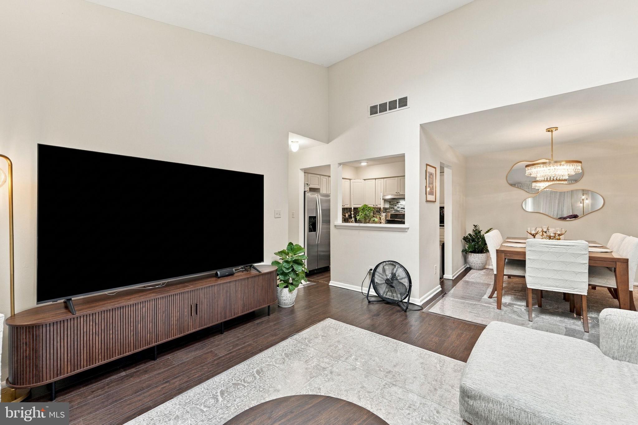 2 Oyster Bay Road, Unit J Absecon, NJ 08205 - Photo 9 of 31 Family Room