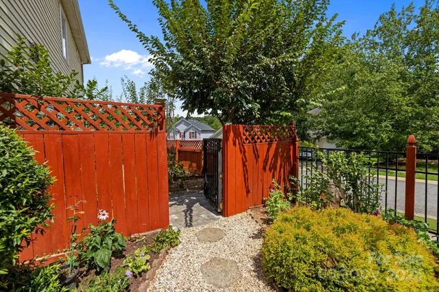 $379,000 | 3755 Brookchase Lane, Charlotte, NC 28205