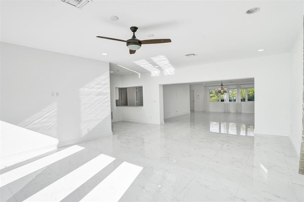 26 Cayuga Road Sea Ranch Lakes, FL 33308 - Photo 13 of 36