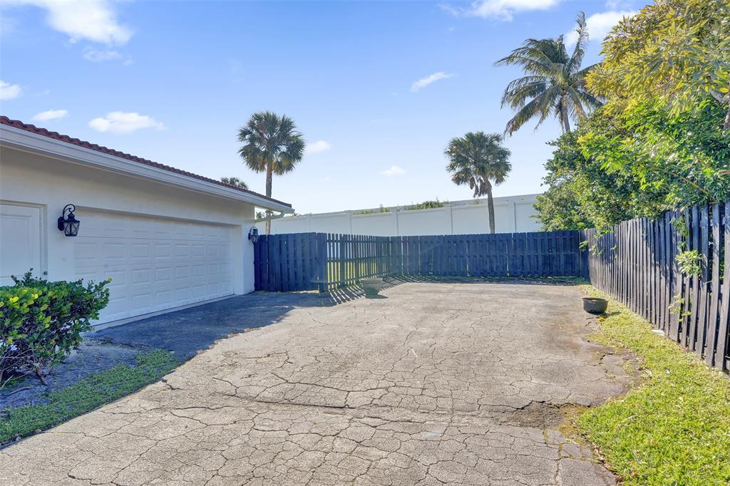 26 Cayuga Road Sea Ranch Lakes, FL 33308 - Photo 36 of 36