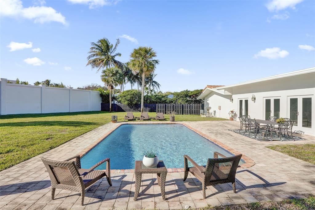 26 Cayuga Road Sea Ranch Lakes, FL 33308 - Photo 4 of 36