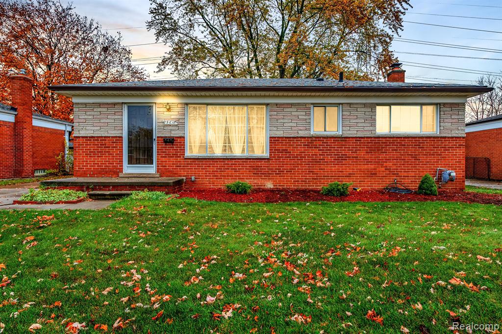 25618 Palomino Avenue Warren, MI 48089 - Photo 1 of 17