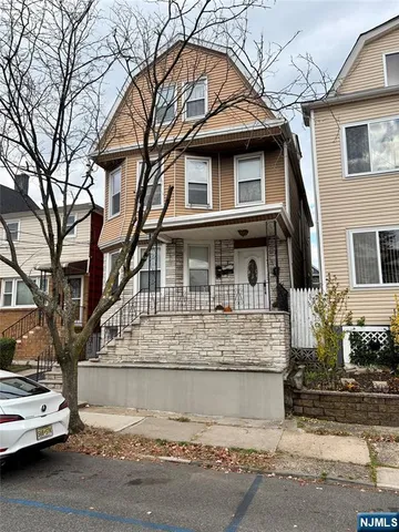 $2,100 | 143 Elm Street, Unit 2, Kearny, NJ 07032