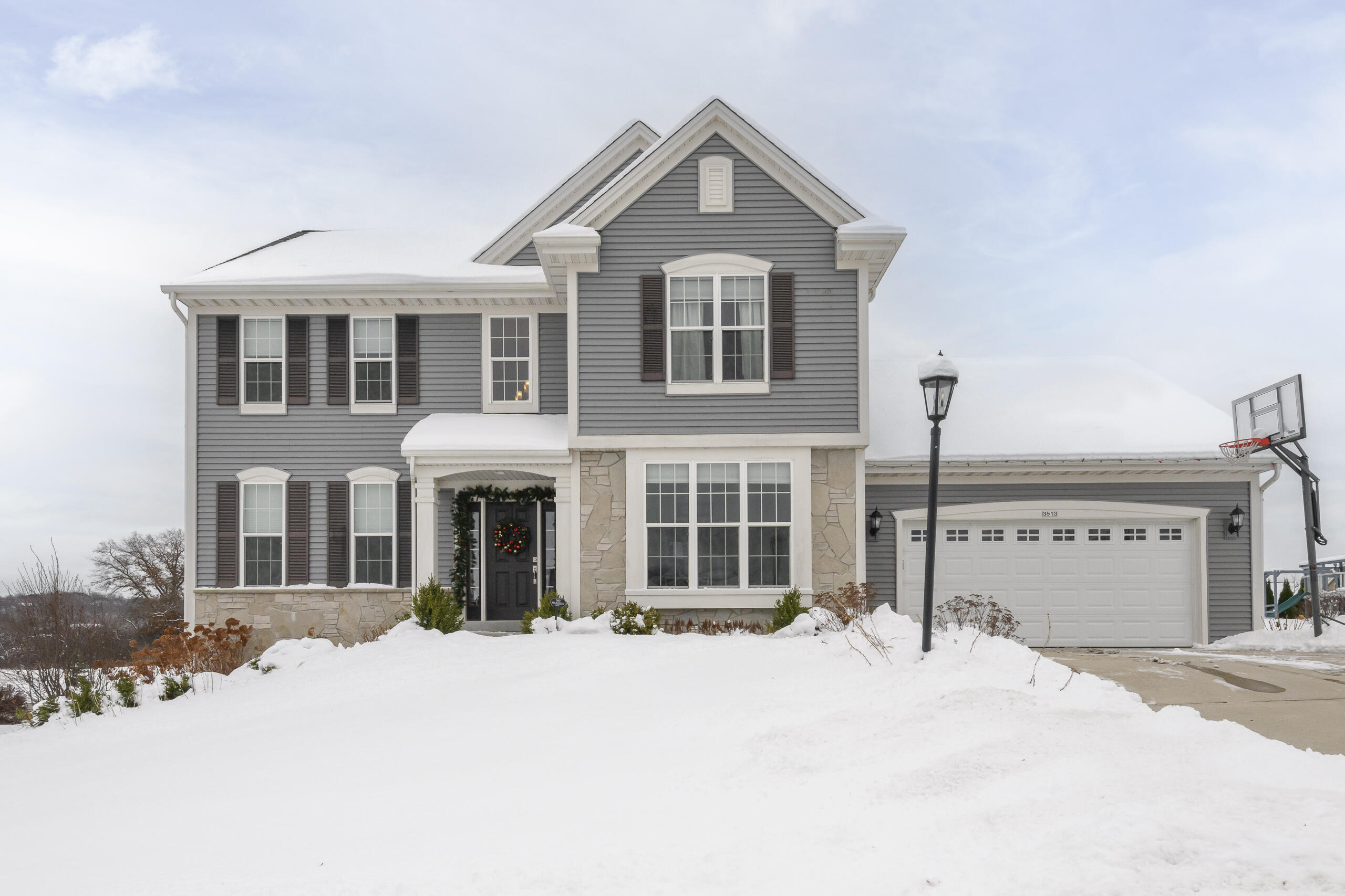 3513 Olde Howell Road Waukesha, WI 53188 - Photo 1 of 43 3513 Olde Howell-1