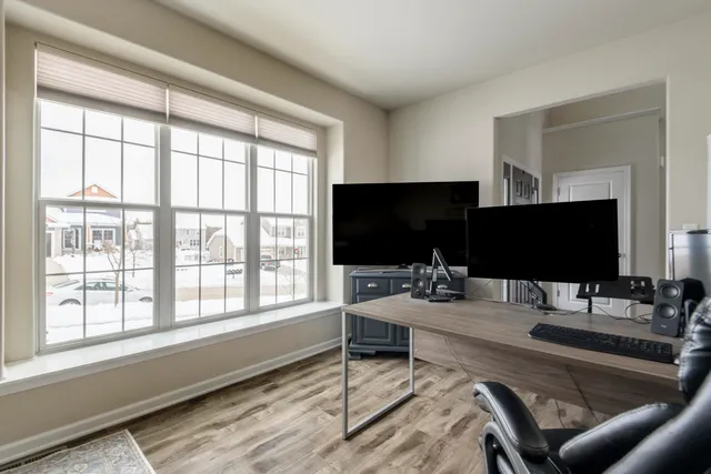 $714,900 | 3513 Olde Howell Road, Waukesha, WI 53188