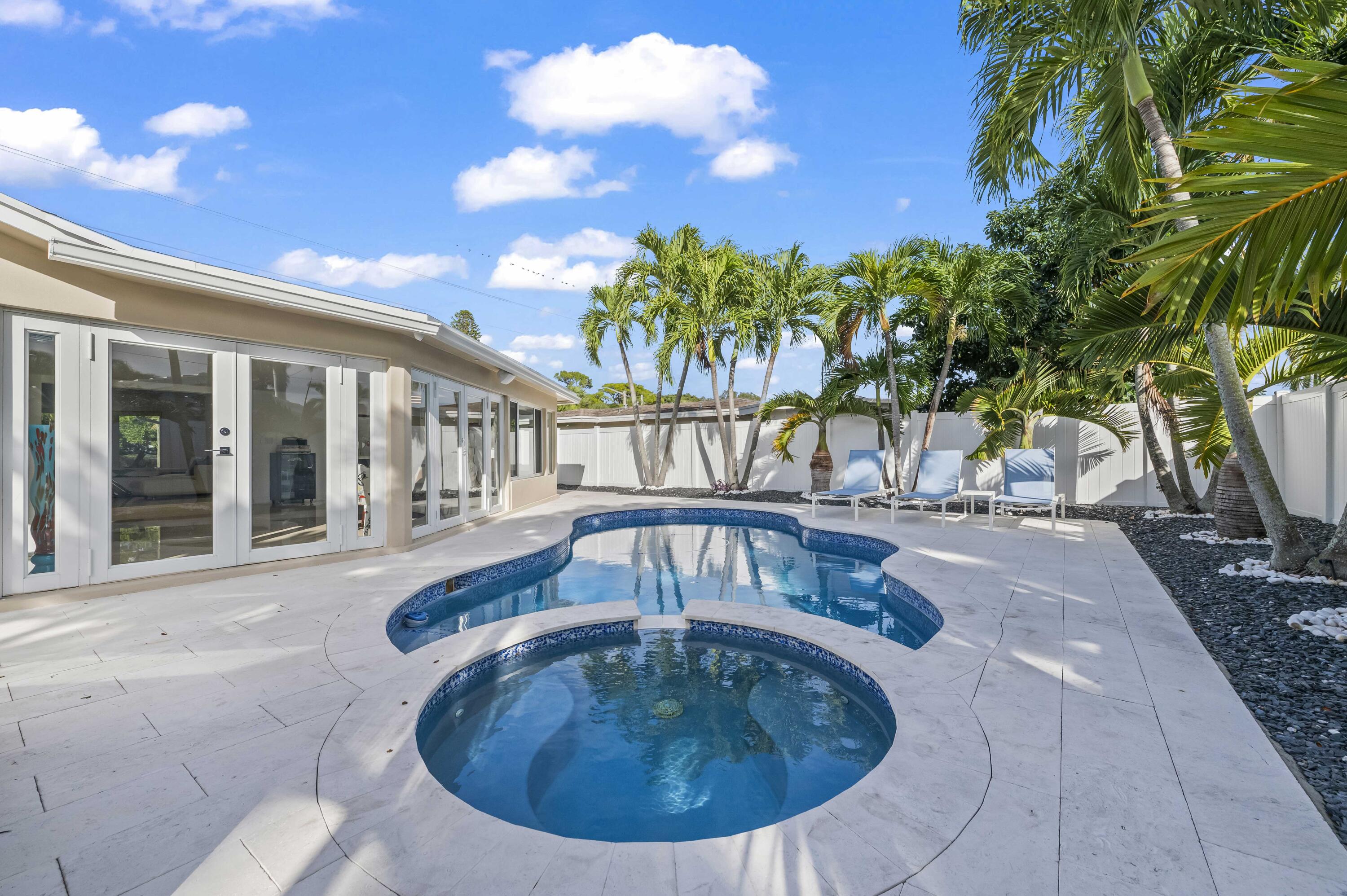 838 West Palmetto Park Road Boca Raton, FL 33486 - Photo 5 of 37 Heated Pool / Jacuzzi