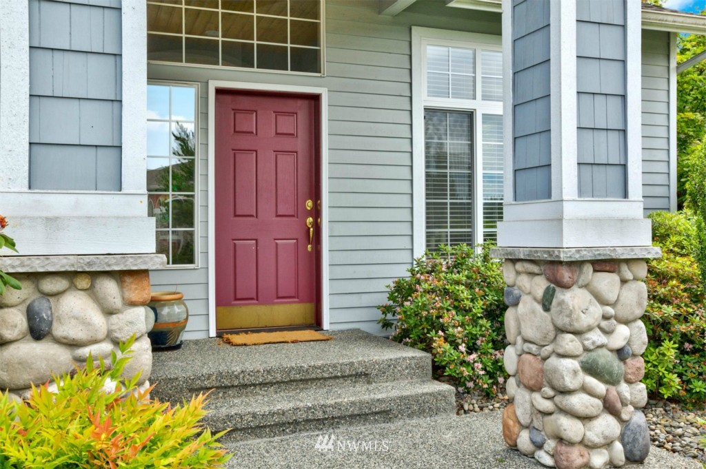 1128 185th Place Southeast Bothell, WA 98012 - Photo 2 of 20 Gallery Image 2