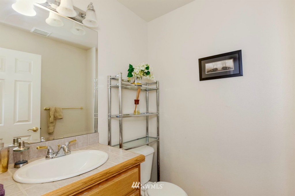 1128 185th Place Southeast Bothell, WA 98012 - Photo 18 of 20 Gallery Image 18