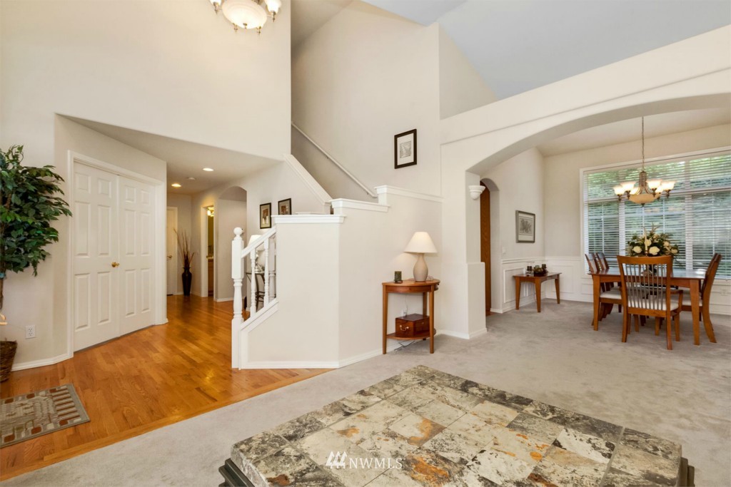 1128 185th Place Southeast Bothell, WA 98012 - Photo 3 of 20 Gallery Image 3