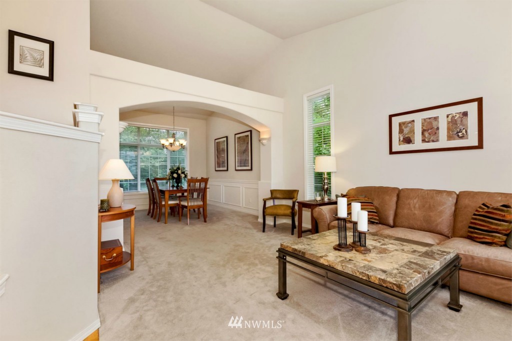 1128 185th Place Southeast Bothell, WA 98012 - Photo 4 of 20 Gallery Image 4