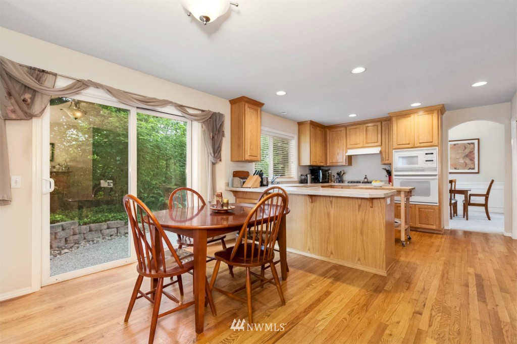 1128 185th Place Southeast Bothell, WA 98012 - Photo 7 of 20 Gallery Image 7