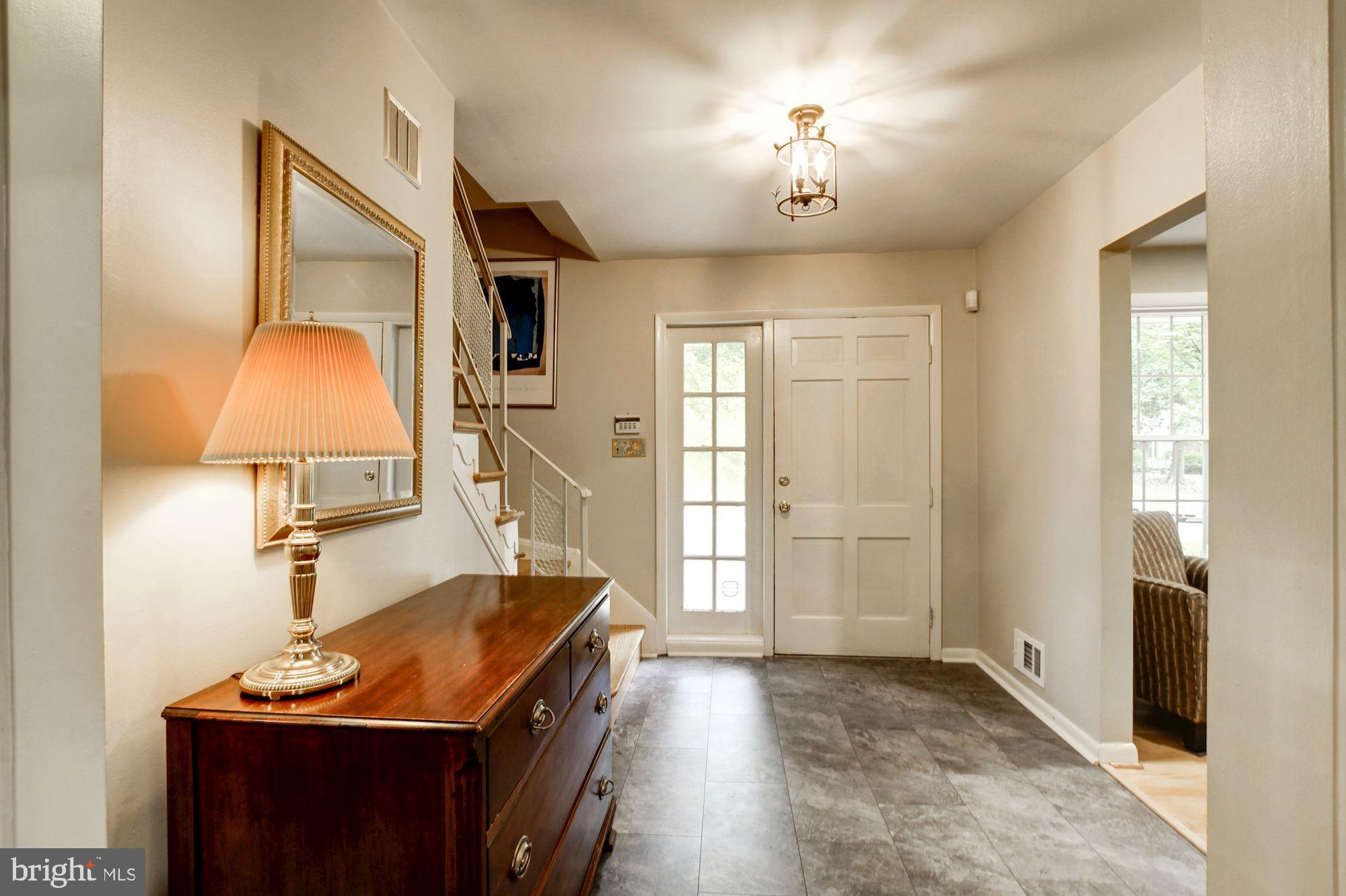 8 Crest Park Court Silver Spring, MD 20903 - Photo 13 of 36 Gallery Image 13