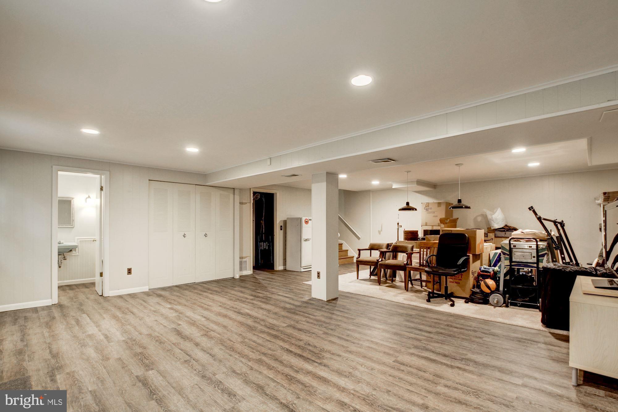 8 Crest Park Court Silver Spring, MD 20903 - Photo 20 of 36 Gallery Image 20