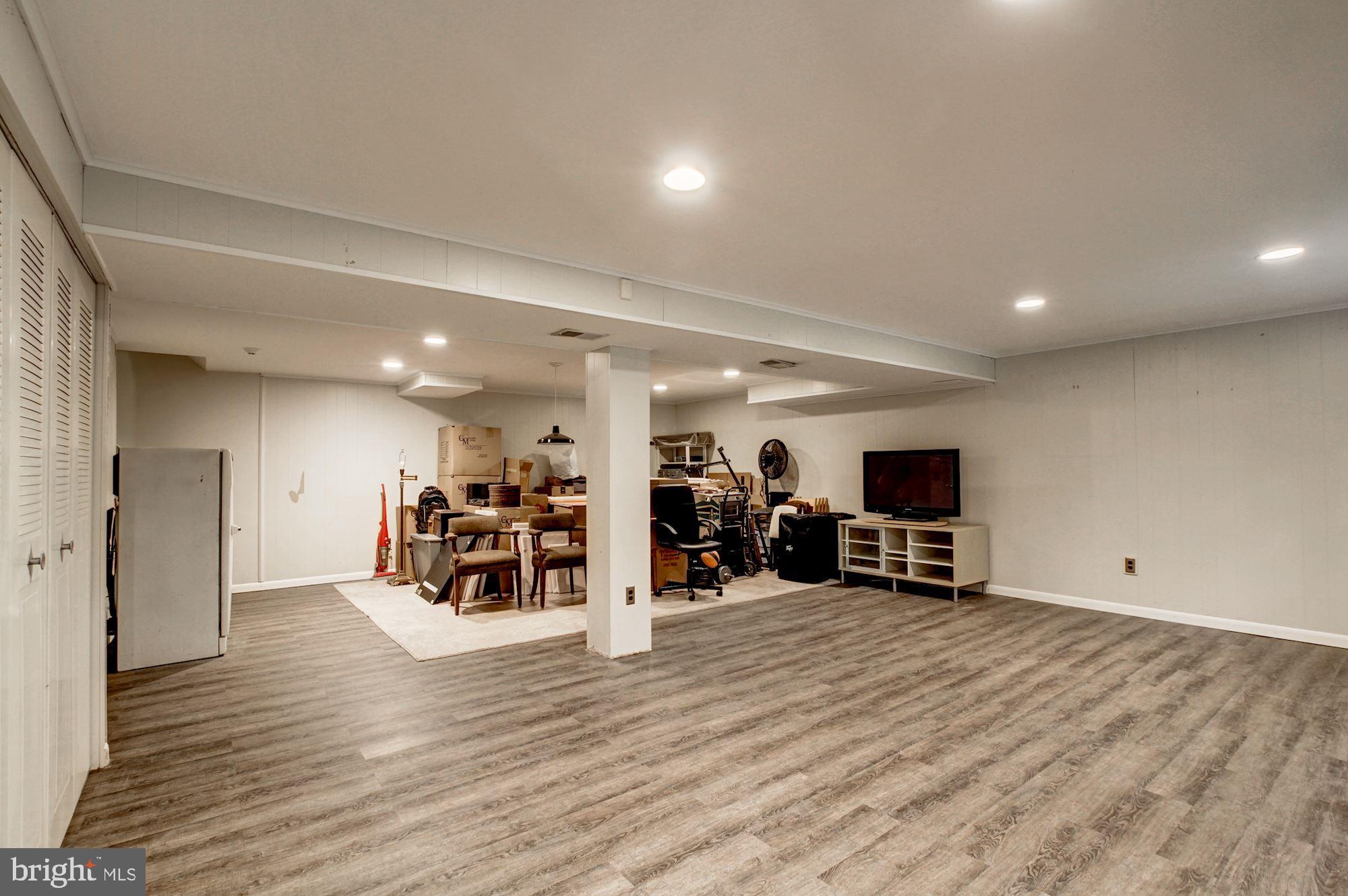8 Crest Park Court Silver Spring, MD 20903 - Photo 21 of 36 Gallery Image 21