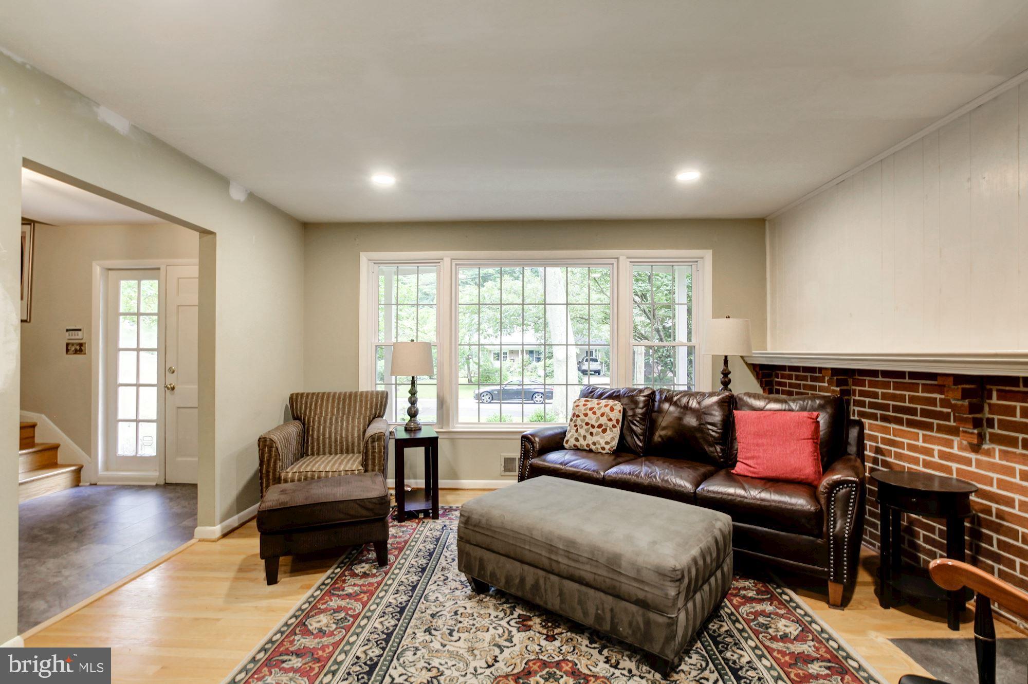 8 Crest Park Court Silver Spring, MD 20903 - Photo 6 of 36 Gallery Image 6