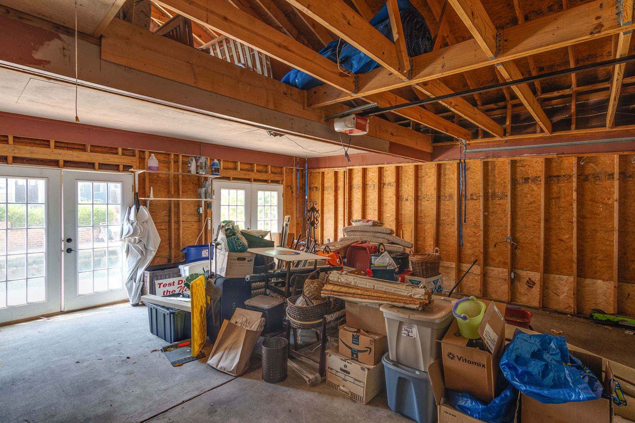 1680 Carruthers Place Memphis, TN 38112 - Photo 32 of 36 a room with furniture