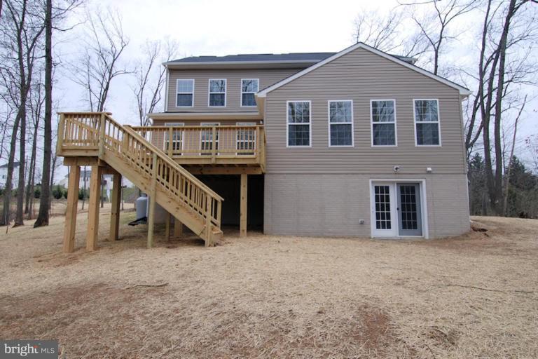 Exterior (Rear)