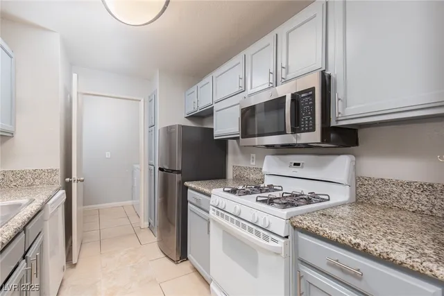 $1,600 | 2200 South Fort Apache Road, Unit 2169, Las Vegas, NV 89117