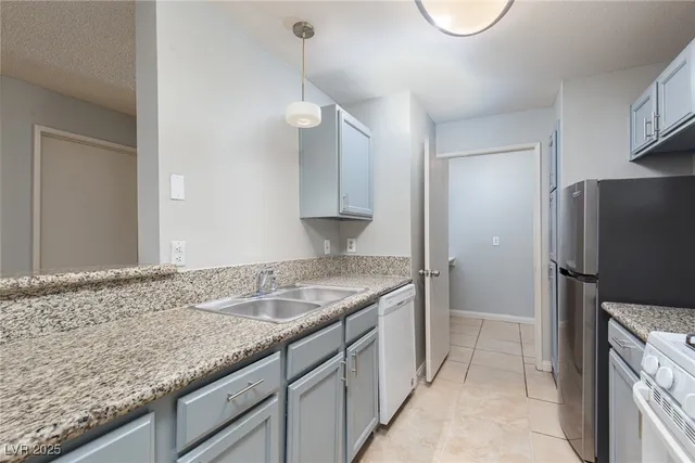 $1,600 | 2200 South Fort Apache Road, Unit 2169, Las Vegas, NV 89117