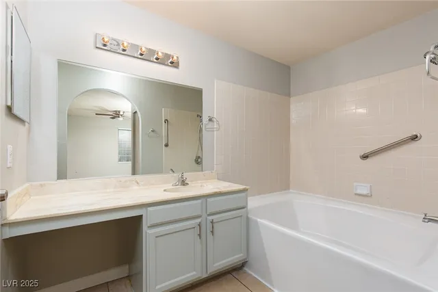 $1,600 | 2200 South Fort Apache Road, Unit 2169, Las Vegas, NV 89117