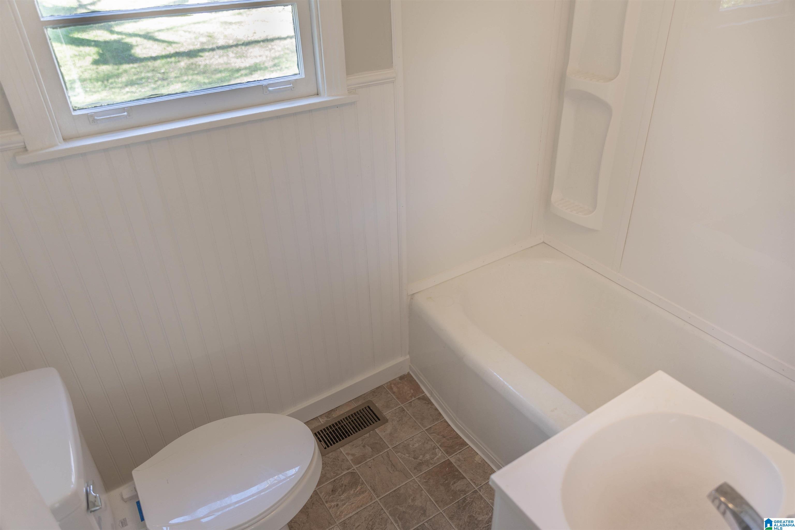 415 West Glade Road Anniston, AL 36206 - Photo 6 of 13