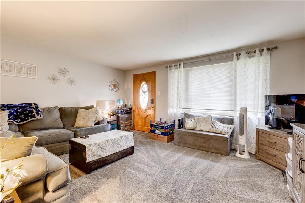 1220 Edith Drive Irwin, PA 15642 - Photo 5 of 35