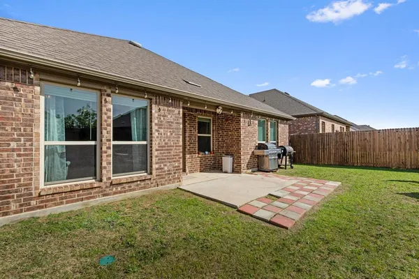 $329,000 | 3105 Denver Avenue, Aubrey, TX 76227
