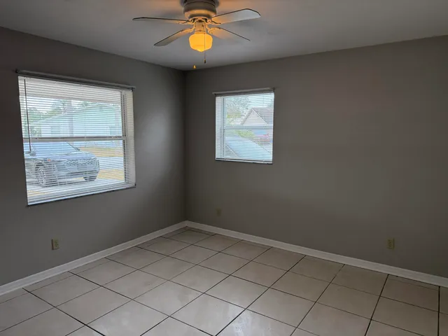 $1,950 | 125 Southeast Millwood Terrace, Stuart, FL 34997