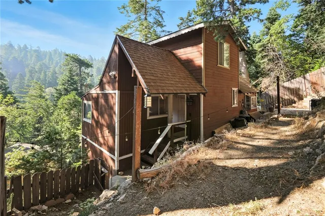 a view of backyard of house