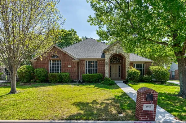 $2,750 | 2716 Rocky Creek Drive, Mansfield, TX 76063