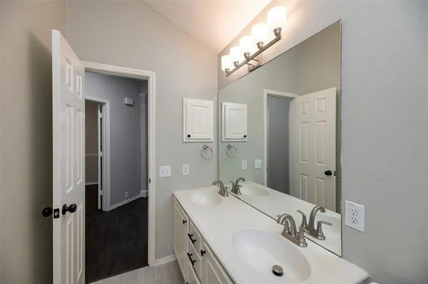 $2,750 | 2716 Rocky Creek Drive, Mansfield, TX 76063