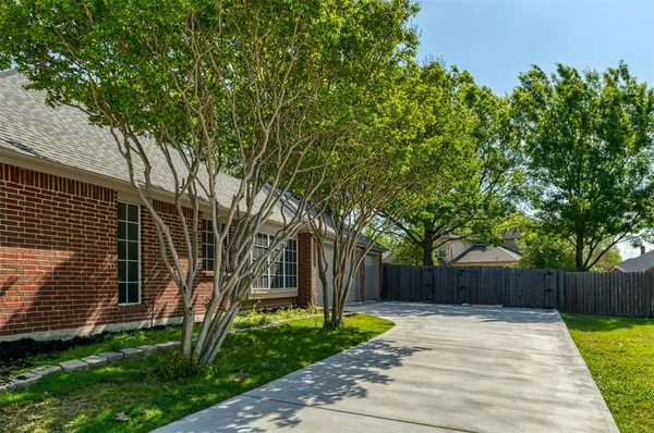 $2,750 | 2716 Rocky Creek Drive, Mansfield, TX 76063