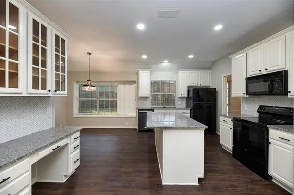 $2,750 | 2716 Rocky Creek Drive, Mansfield, TX 76063
