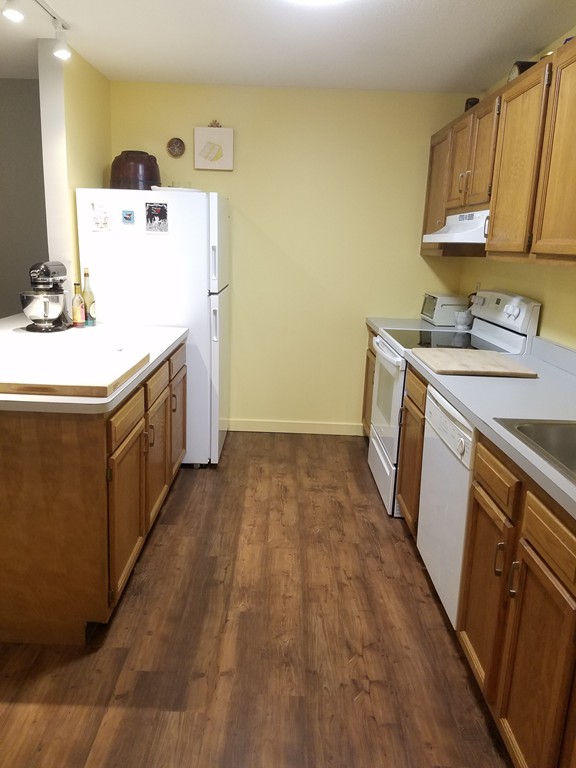 48 Evergreen Road, Unit 215 Northampton, MA 01053 - Photo 2 of 6 Gallery Image 2