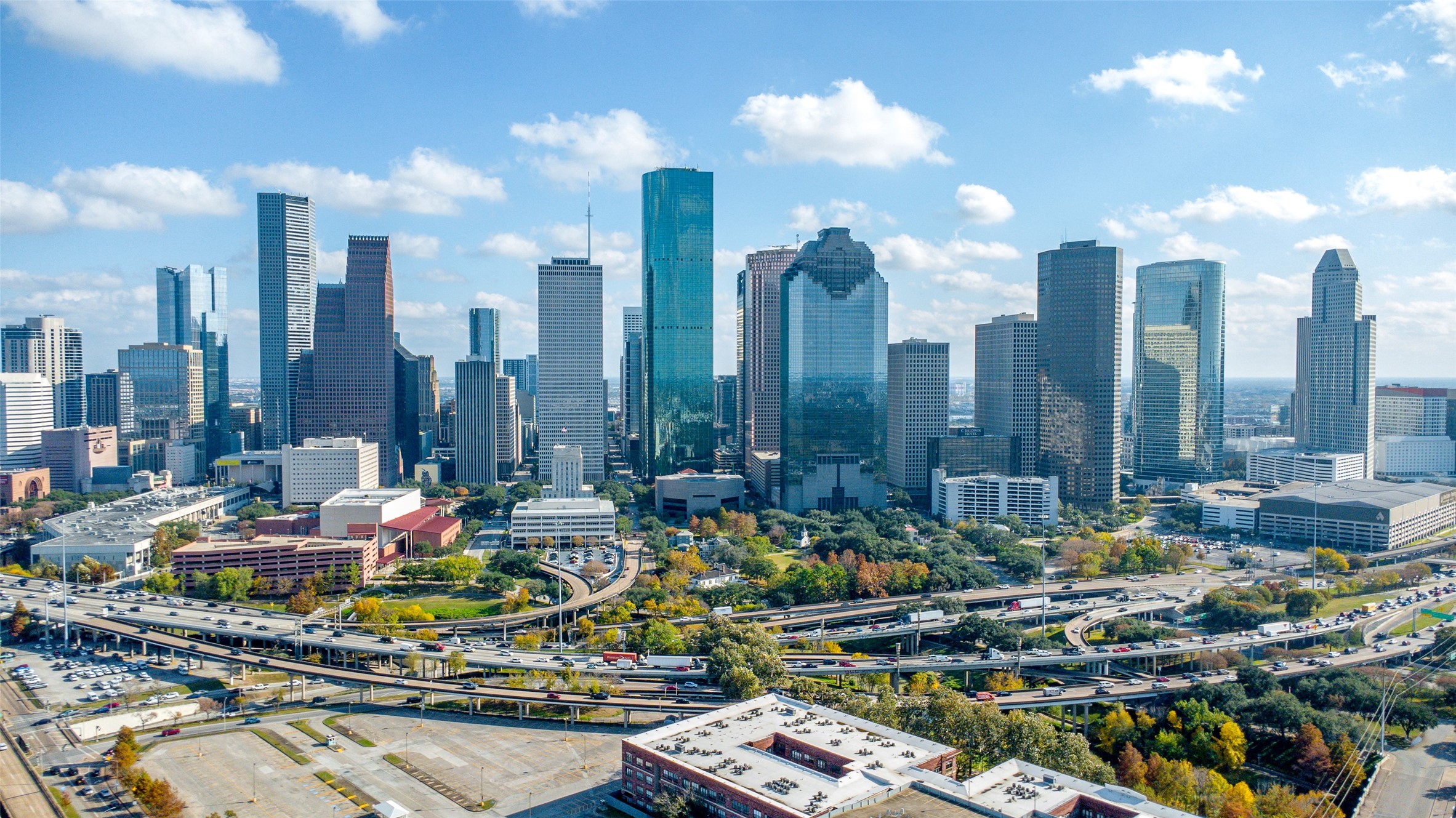 914 Main Street, Unit 1902 Houston, TX 77002 - Photo 31 of 32 a view of a city with tall buildings