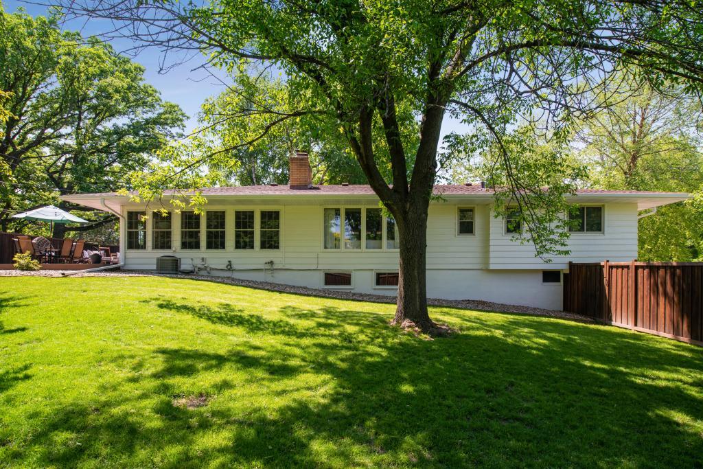 2560 Vale Crest Road Golden Valley, MN 55422 - Photo 2 of 35
