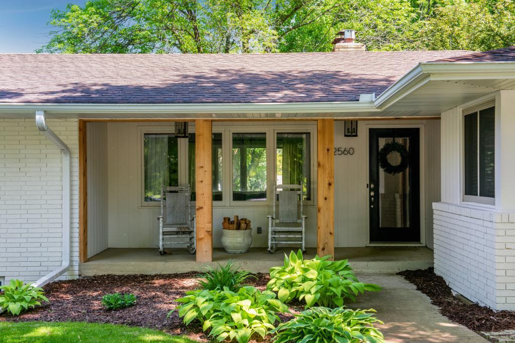 2560 Vale Crest Road Golden Valley, MN 55422 - Photo 3 of 35