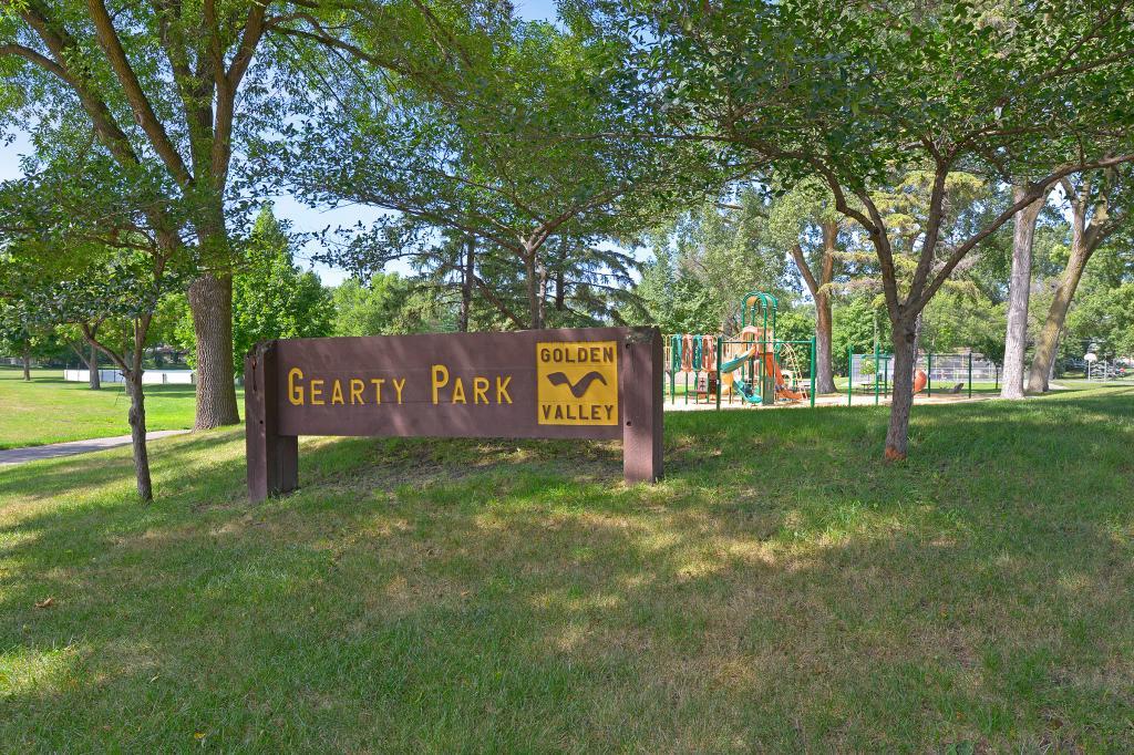 2560 Vale Crest Road Golden Valley, MN 55422 - Photo 26 of 35