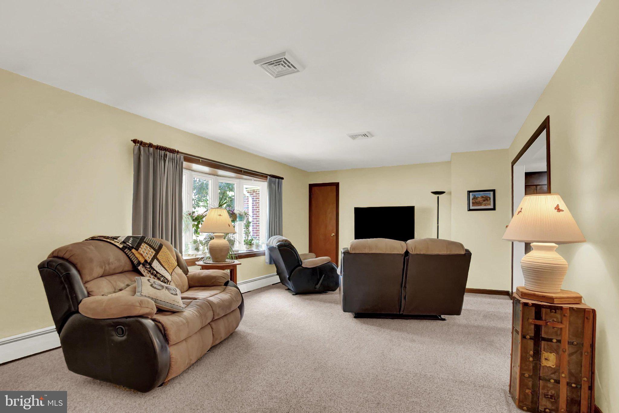 169 Trail Road Hershey, PA 17033 - Photo 9 of 48