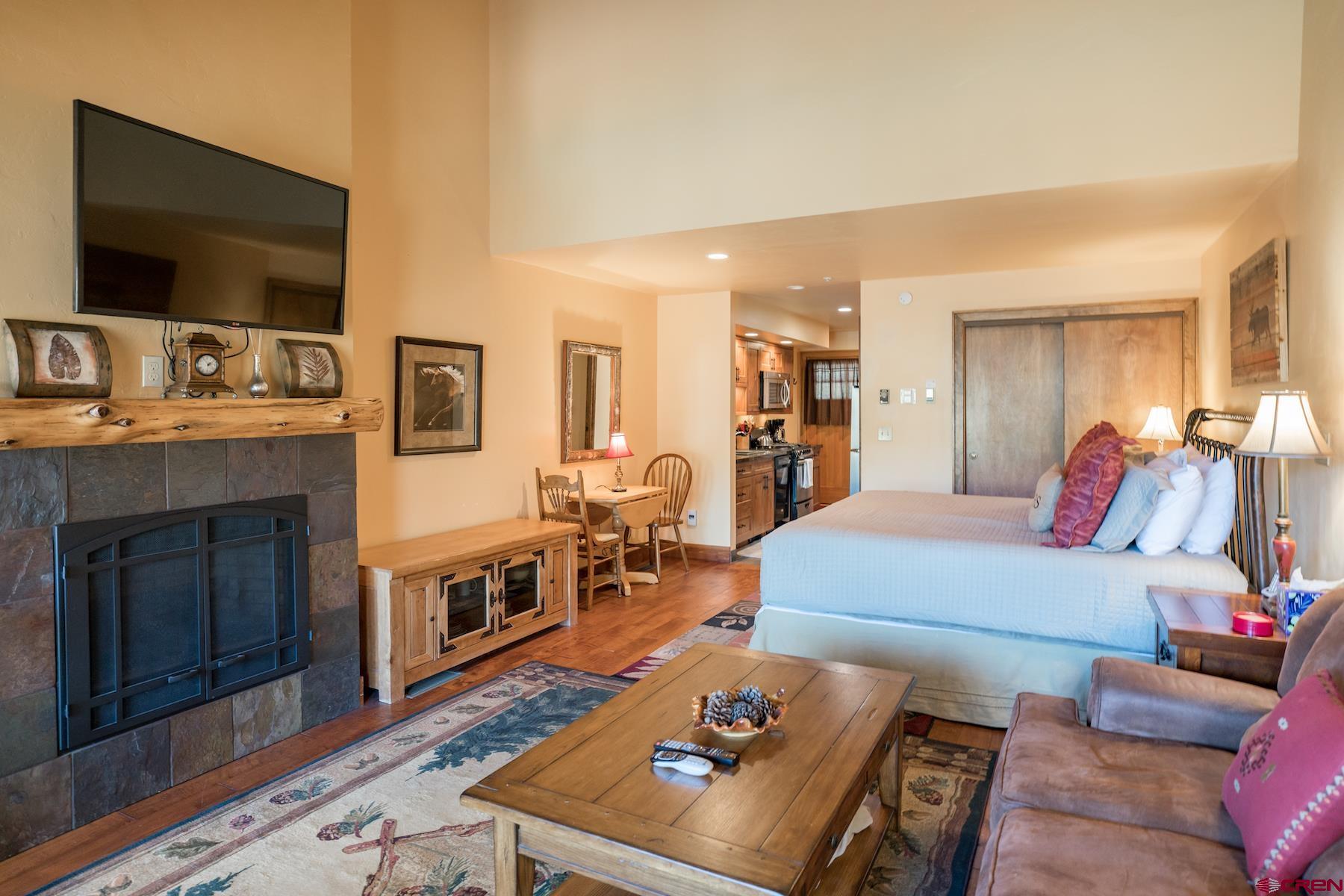 961 North Tamarron Dr Unit 638  