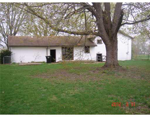 61840 Oak Road South Bend, IN 46614 - Photo 2 of 11 Gallery Image 2